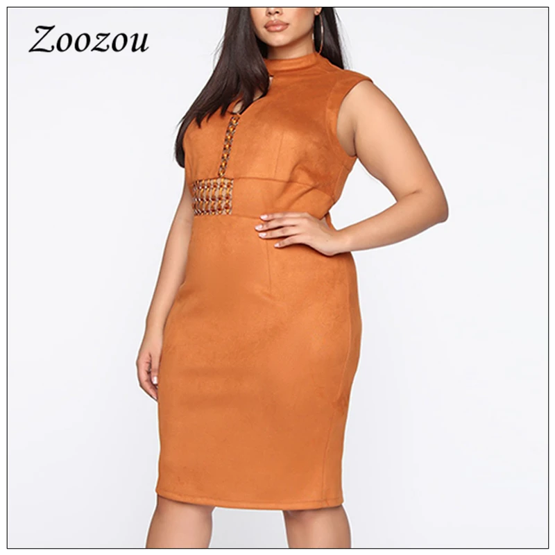 Женское Замшевое платье чехол без рукавов с вырезами облегающее средней длины из