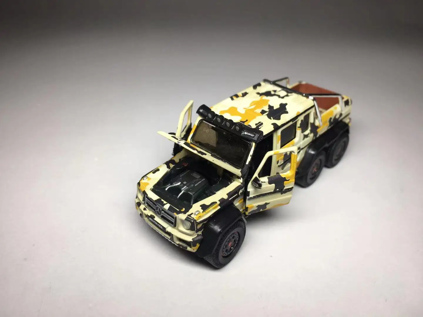ERA 1/64 G63 AMG 6x6 коричневый камуфляж Лесной Камуфляж 1 е специальное издание литые