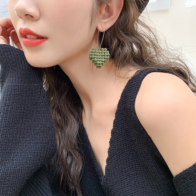 Корейские серьги с плюшевыми сердечками женские длинные темпераментные чистые