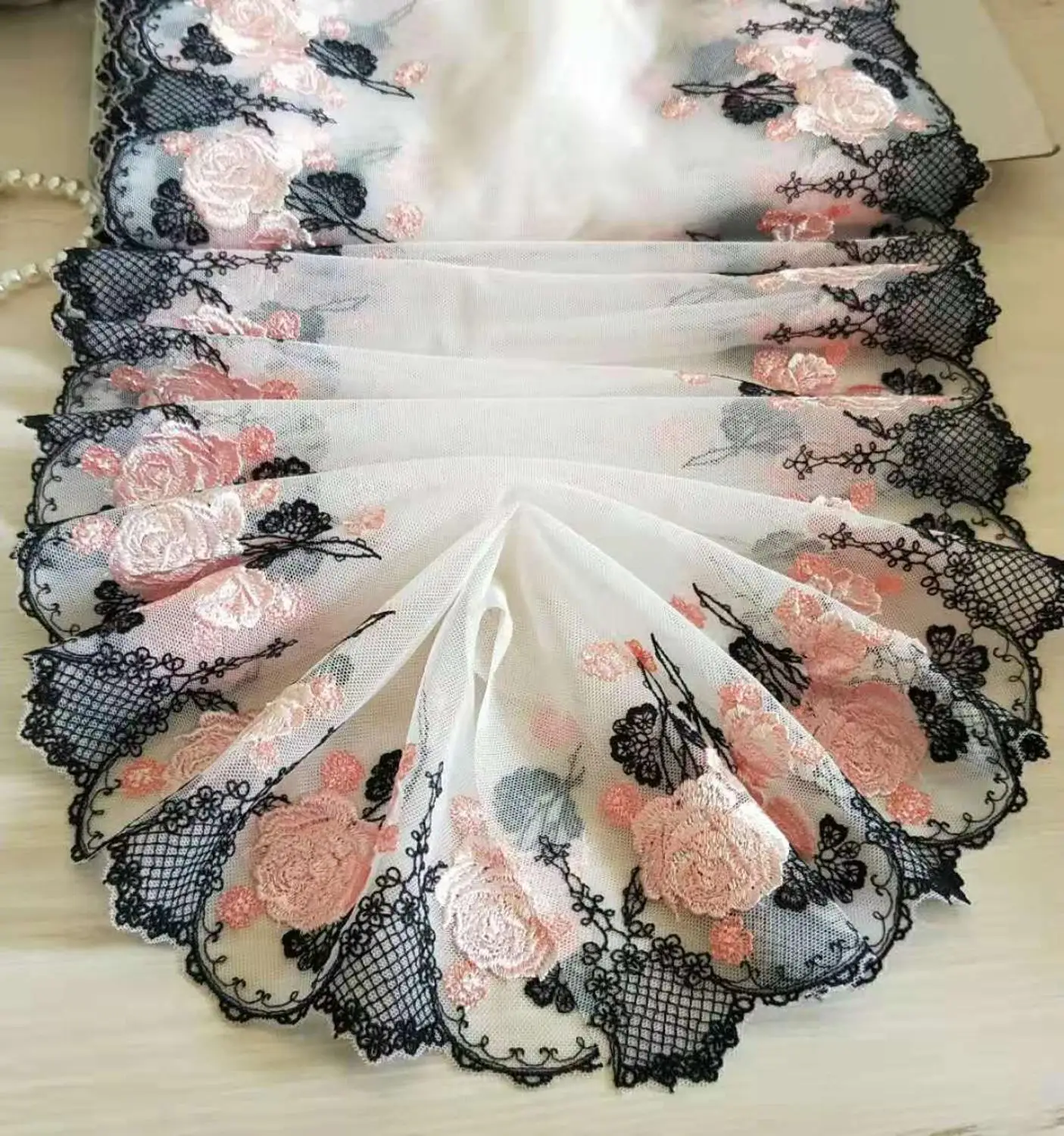 Великолепная кружевная отделка из тюля розовые розы черные цветы Вышитое