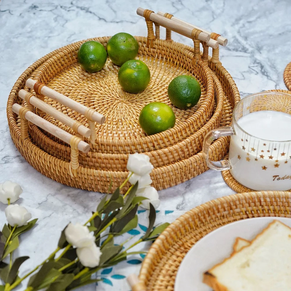 

Round Hand-woven Rattan Tray Fruit Storage Basket Bread Serving Handcrafted Platter Plate with Wooden Handle for Breakfast