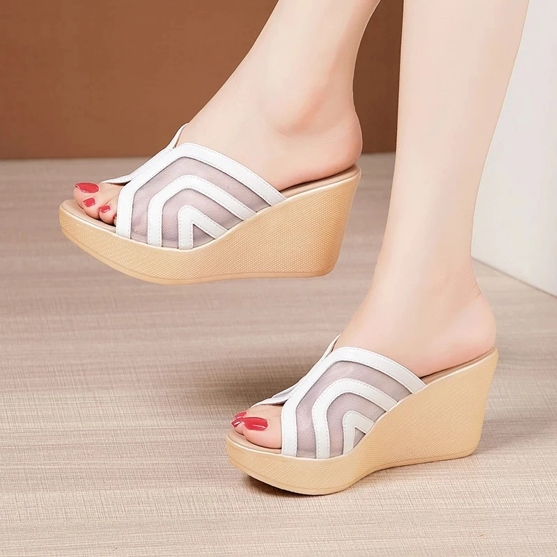 Шлепанцы женские из натуральной кожи с кружевом и высоким каблуком размеры 32-43 |