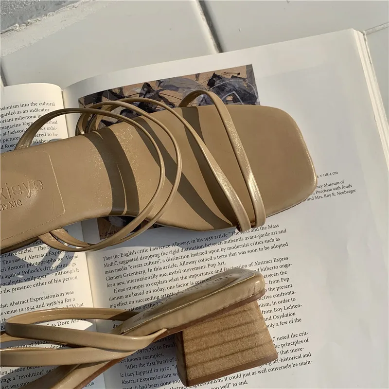 Женские босоножки на высоком каблуке коллекция 2019 года Летние с квадратным