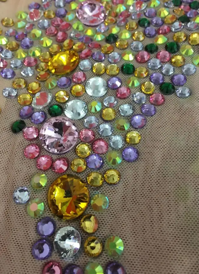 Модный женский комбинезон с цветными камнями сетчатый костюм кристаллами