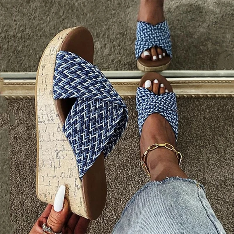 

Женские сандалии на танкетке, повседневные шлепанцы разных цветов с открытым носком, пляжные тапочки, лето 2021