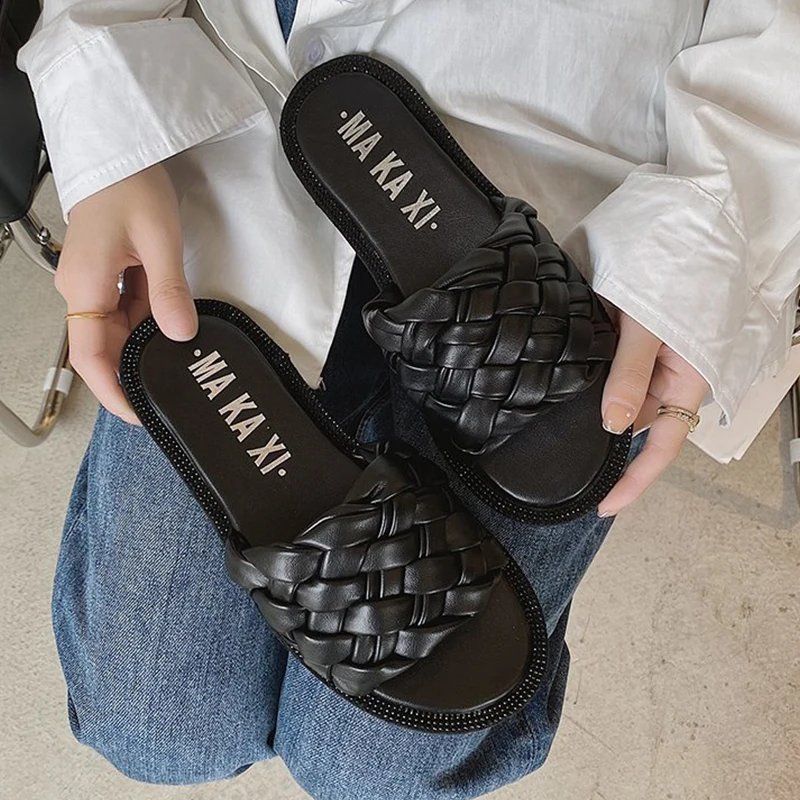 

Shoes Home Slippers Women's Luxury Slides Shale Female Beach Low Pantofle Massage Designer Soft Sabot Flat 2021 Rome Rubber PU