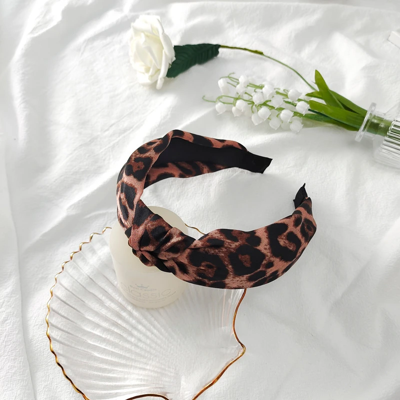 

Fashionable Leopard Print Temperament Ladies Wide Brim Cross Knotted Hairband Retro Fabric Popular Sexy Accessories
