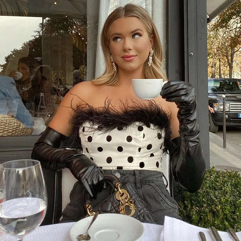 Женские топы Сексуальный Топ без бретелек бандо летние в горошек с перьями белые