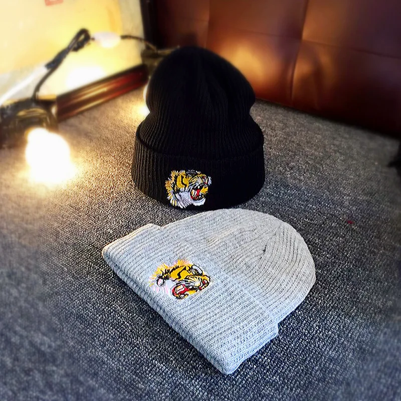Зимние вязаные шапки с мультяшной вышивкой тигра женская уличная теплая