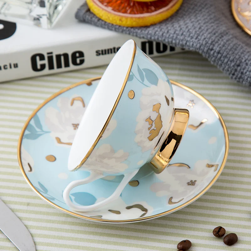 Золотой обод дизайн дешевые три цвета чайные чашки Наборы Керамические и с