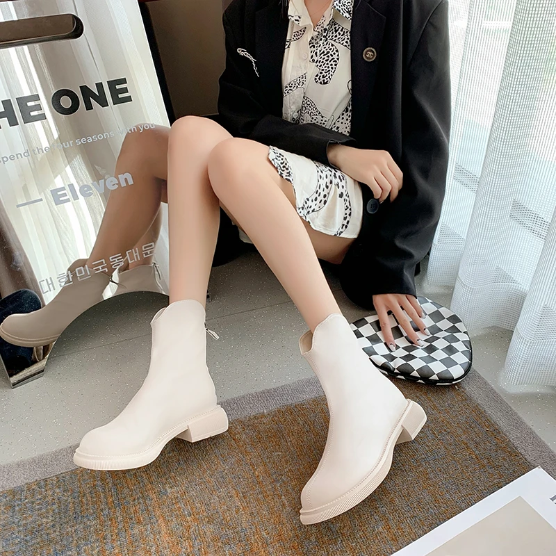 Ботинки женские кожаные на низком каблуке зимние молнии большие размеры 35-40 |