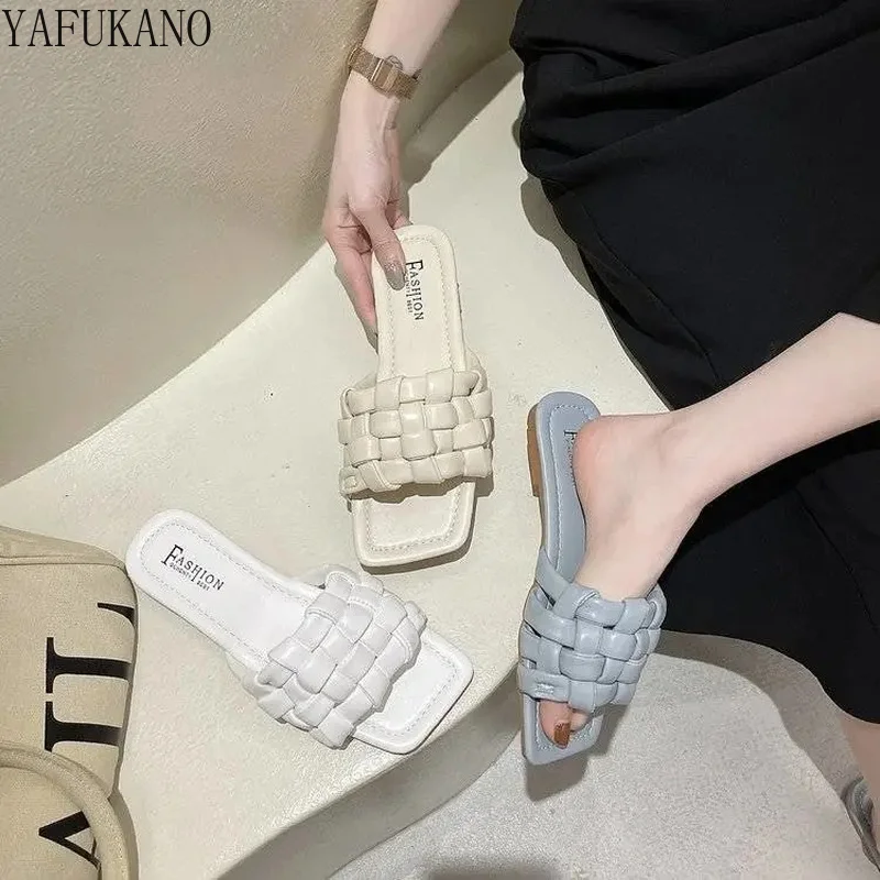 

Summer Fashion Square Toe Female Slippers PU Leather Weave Slides Outdoor Beach Casual Flat Slippers Ladies Soft Sole Flip Flops