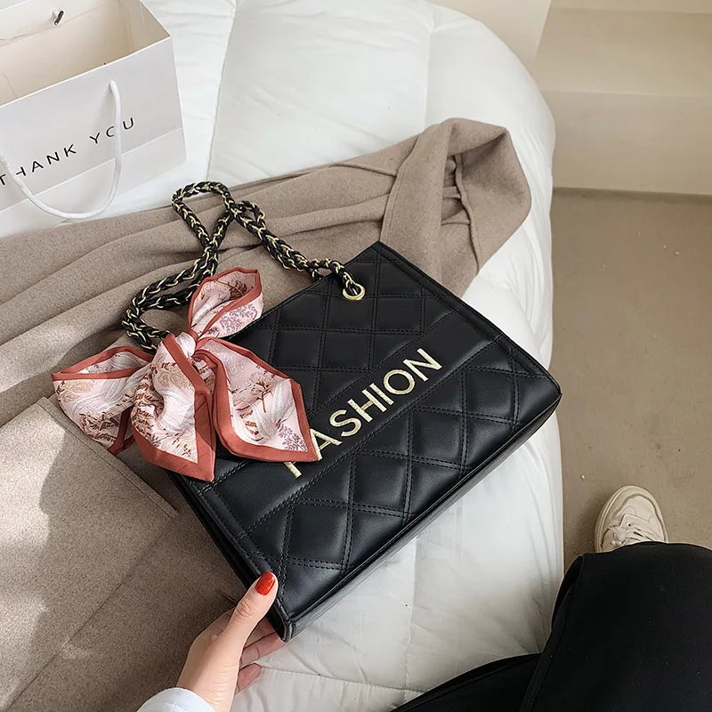 

Womens Handbags Spring 2021 Fashion Atmosphere Chain Design Versatile Silk Scarf Shoulder Women's Bag Purses