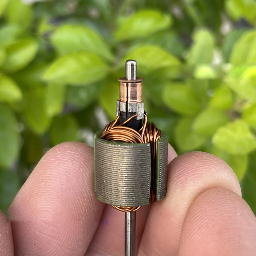 Щетка из углеродного волокна с высокоскоростным электродвигателем постоянного