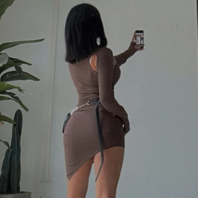 

Женское трикотажное облегающее мини-платье, с длинным рукавом