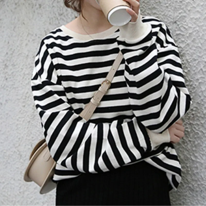 

Women Striped Black Sweatshirt 2021 Spring Woman Oversize Korean Style Loose Streetwear Y2k Elegant Top Ladies Korean Chic Tops