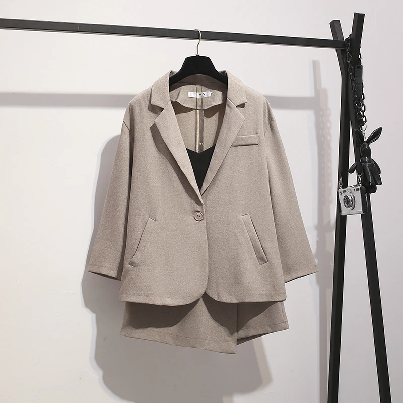 Женский офисный костюм из двух предметов жакет и юбка в западном стиле |