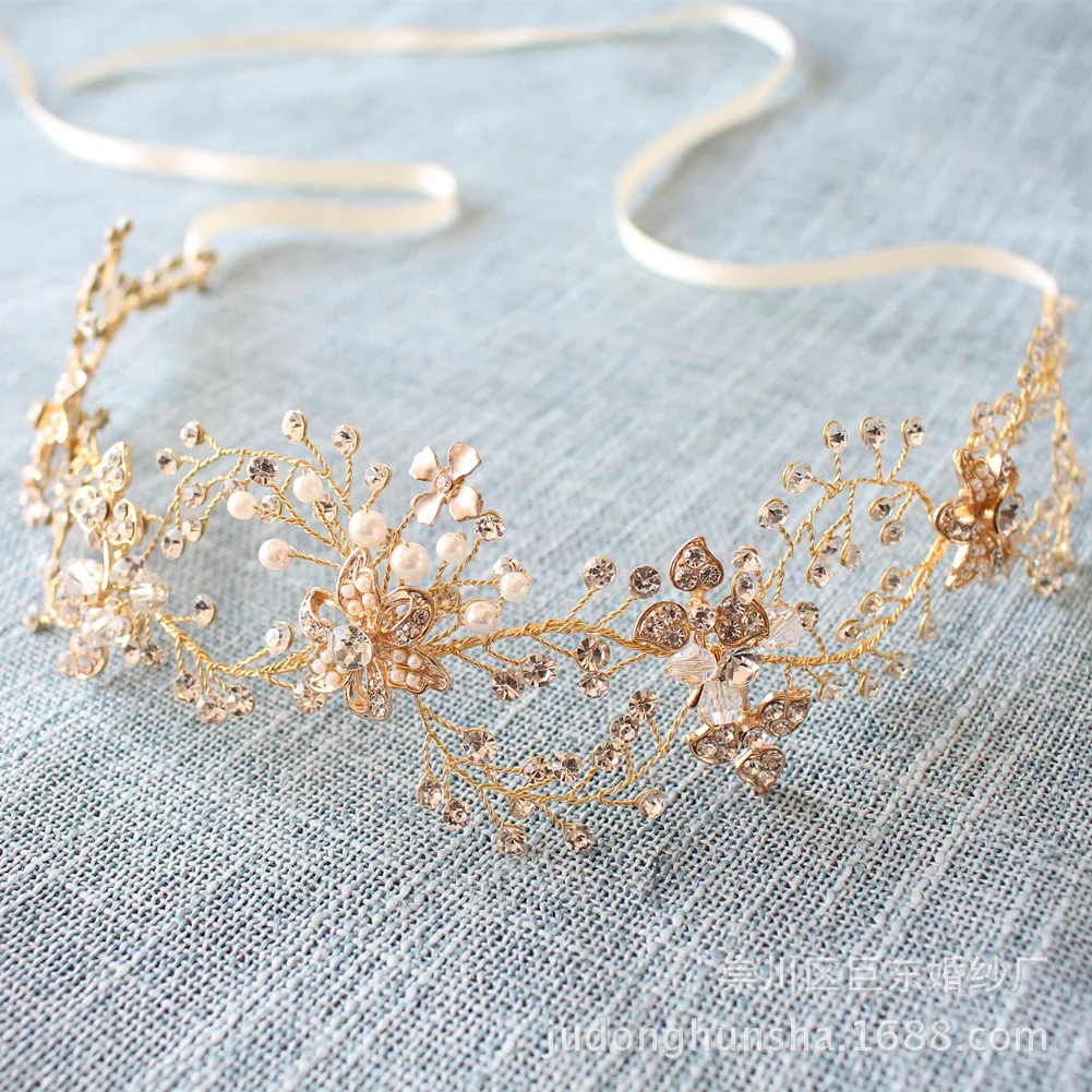 

o 044 Bride Headwear Bride's hair in Europe and America Hollow water drilling flower leaf foreign trade source batch.