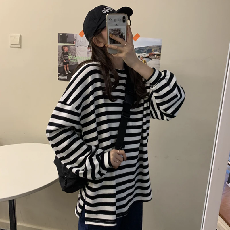 

Zoki Fashion Stripe Pullover Women Causal Soft Chic College Girl O Neck Lovely Elegant Street Wear Korean New Spring Autumn 2021
