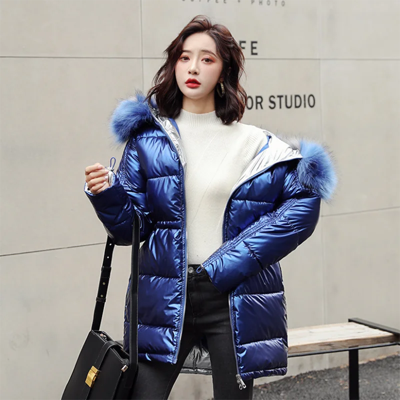 Серебряный пуховик с меховым воротником женский средней длины хлопковая куртка