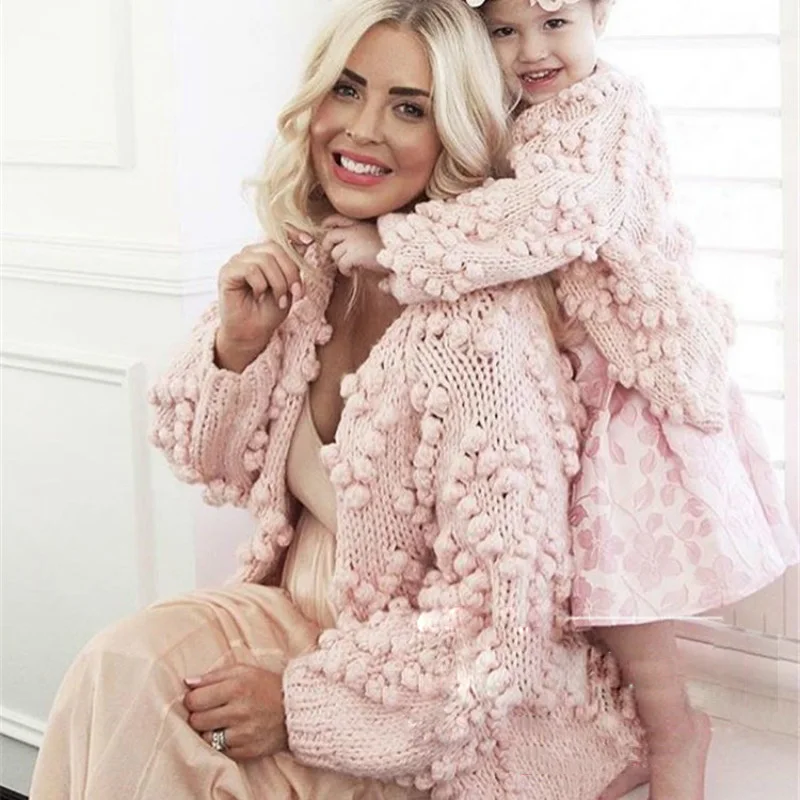 Новинка 2022 Семейные одинаковые свитера ручной работы для мамы и дочки Кардиган