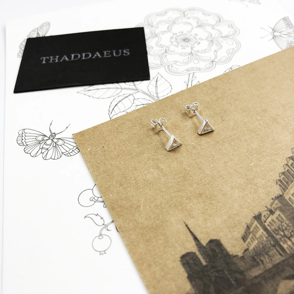 Треугольные белые серьги гвоздики модные блестящие ювелирные изделия в