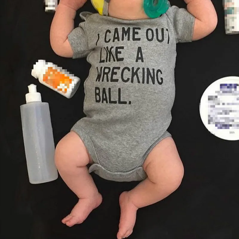 Забавный сдельник для ребенка я выходил как разбивающий мяч принт серый Детский