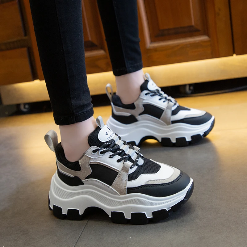 

Women Chunky Sneakers Vulcanize Shoes Korean Fashion New Female Black White Platform Thick Sole Running Casual Shoe Woman 520