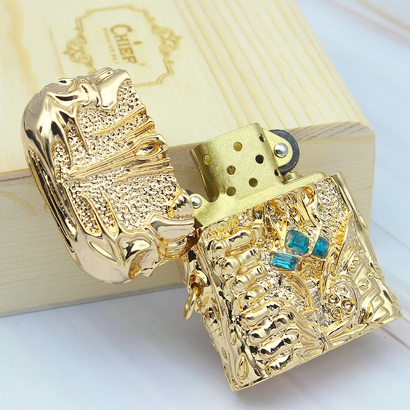 Зажигалка CHIEF в ретро стиле из чистой меди керосиновая World of Warcraft рельефная для