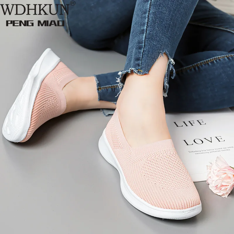 

Женские кроссовки, новинка 2021, дышащие сетчатые носки без шнуровки, женские повседневные туфли на плоской подошве, лоферы, Вулканизированна...