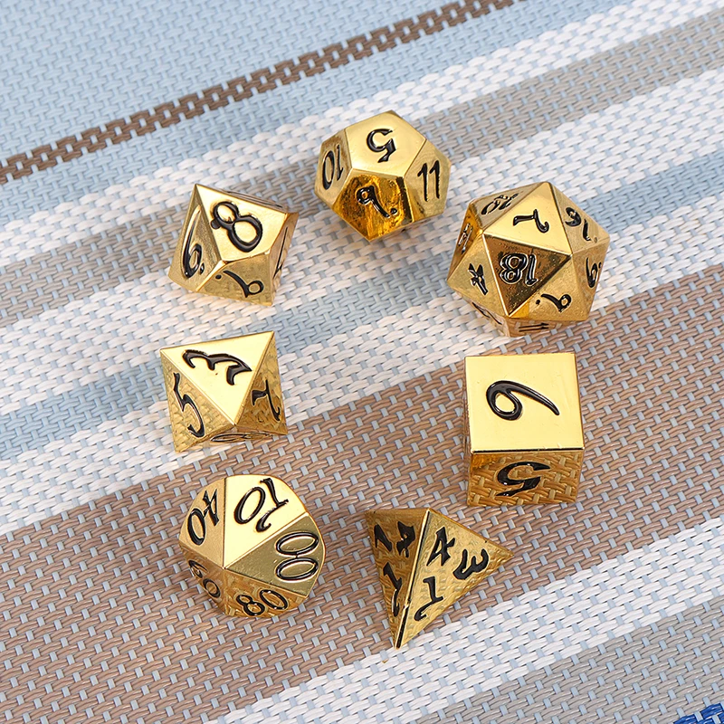 7 шт цинковые тяжелые металлические многогранные игральные кости DnD RPG комплект с черной тканевой сумкой Семейные развлекательные игровые кубики многомерные - Цвет: 6
