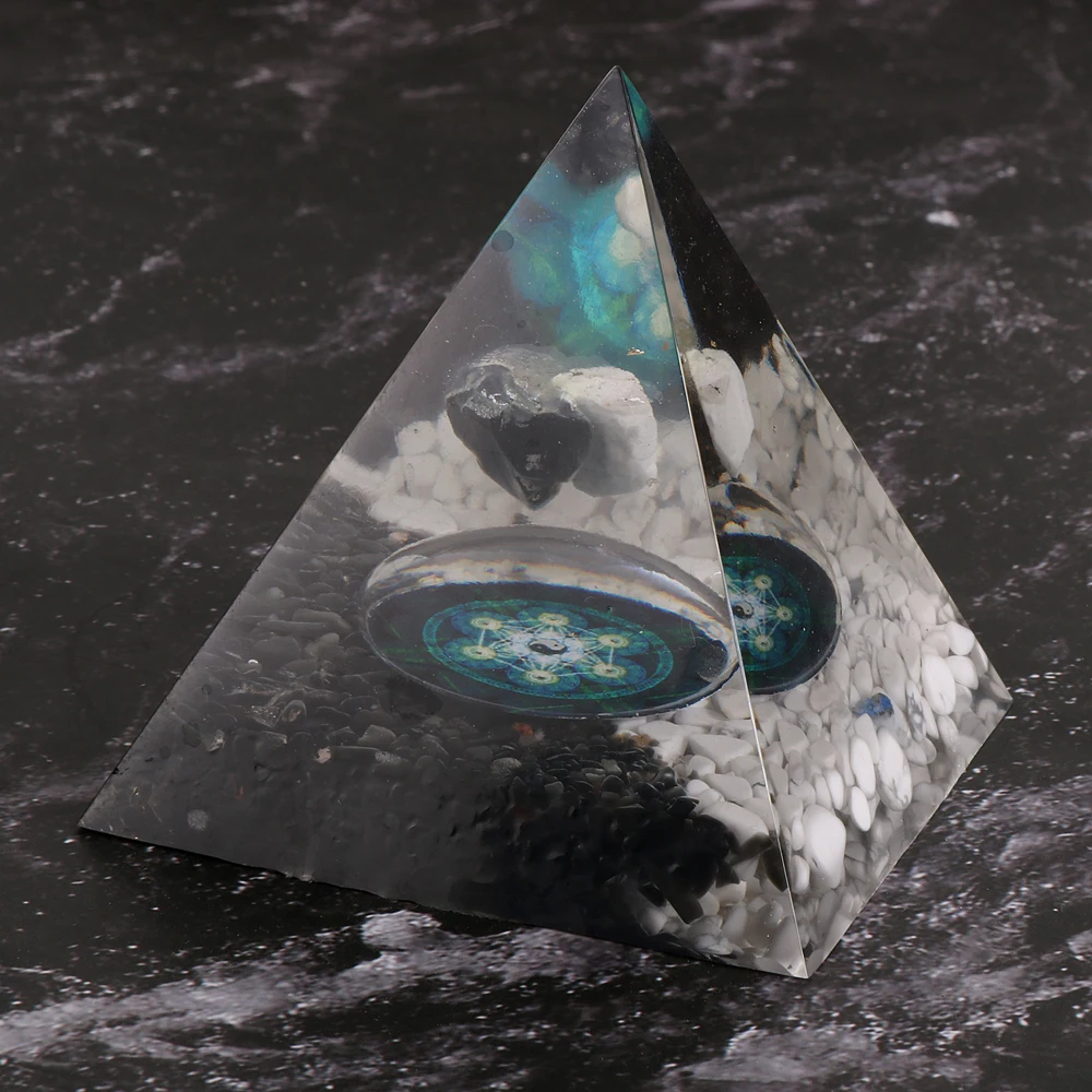 

Yin and Yang Orgone Pyramids Obsidian White Turquoises Chips Gravel Orgonite Buddha Tai Chi Energy Feng Shui Decoration Pyramid