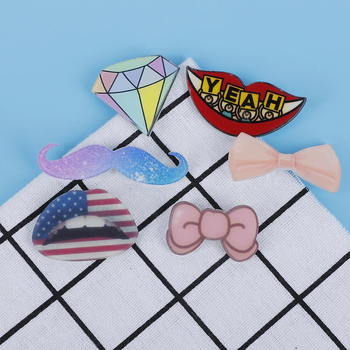 Брошь на воротник из акрила с изображением флага губ банта для джинсов рубашек