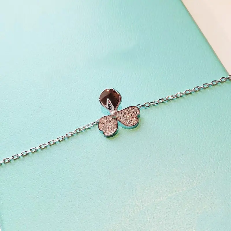 

Оригинальный Модный Блестящий блестящий браслет в виде клевера Real925 1:1, женские высокие ювелирные изделия, популярный бренд, роскошный праз...