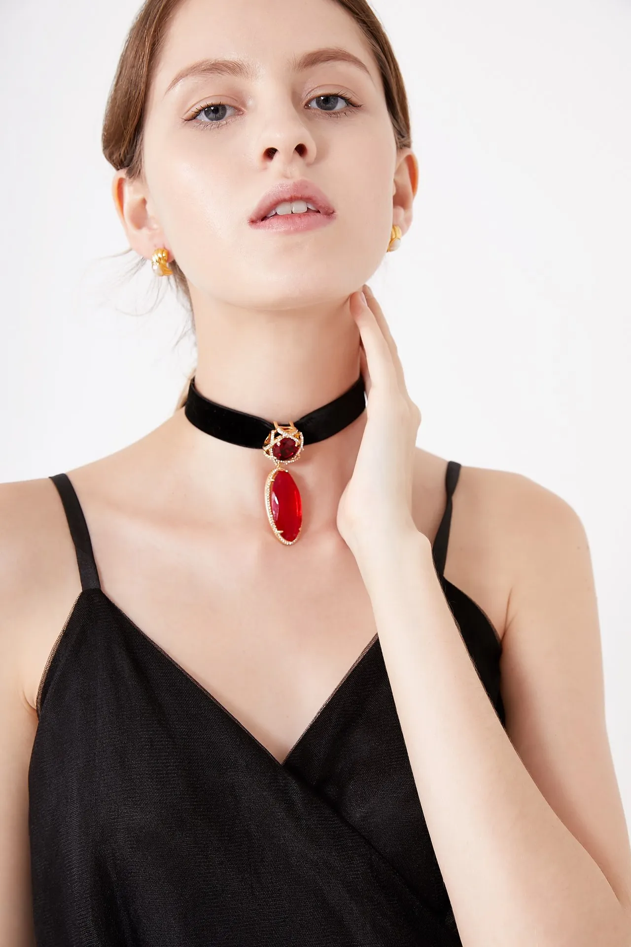 Женское винтажное ожерелье с подвеской в виде рубина из бархатной ленты |