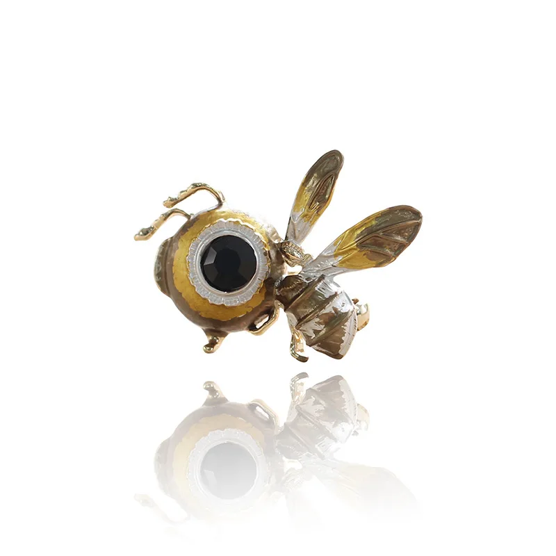 

CINDY XIANG Big Eye Yellow Enamel Small Bee Brooch Unisex Insect Pins Cute Autumn Winter Jewelry High Quality Luxury Badges Gift