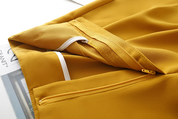 

Lauri Laki Knee-length Wide Leg Shorts Women Elegant Office Ladies Black High Waist Straight Shorts with Belt Summer 2021