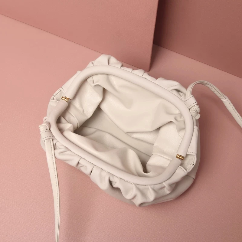 

Unique Envelope Clutch Bag Large Women's Cloud Diagonal Bag Designer Handbag Fashion Women's Handbag