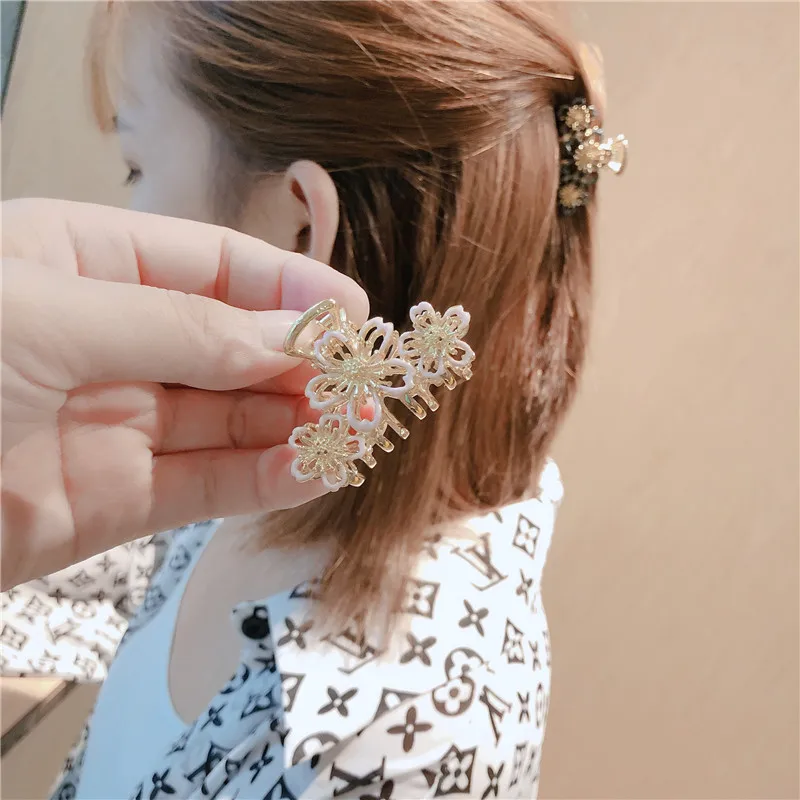 

2020 New Hair Accessories for Women Crabs Barrettes Tweezers Hair Claw Clip Forks Hair Clip Hair Female Bath Clip
