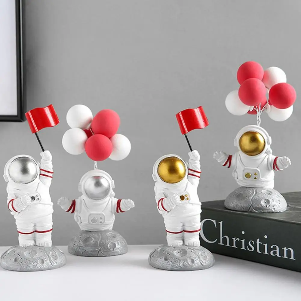 

50%HOTAstronaut Decor Exquisite Workmanship Flag Balloon Holding Adorable Cake Topper Resin Astronaut Figurines for Home