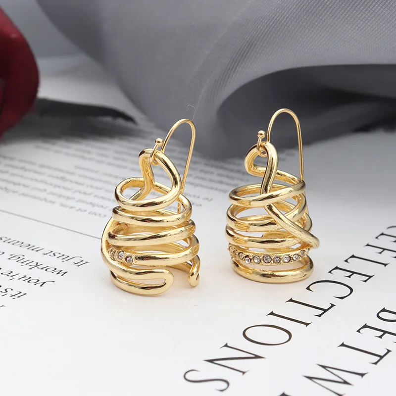 

Irregular golden winding fashion ladies earrings