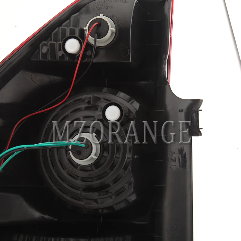MZORANGE для Mitsubishi Pajero 2003 2004 2005 2006 хвост светильник задний фонарь Набор левый+ подходящую пару Montero