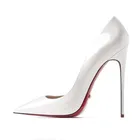 Яркие белые женские пикантные туфли-лодочки; Летние женские туфли на высоком каблуке; Туфли с красной подошвой; Весенние туфли из натуральной кожи