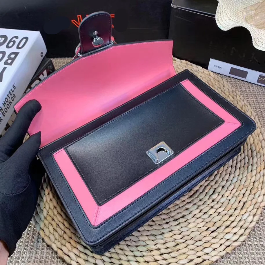 black hot pink Классическая сумка известного роскошного бренда, одноцветная сумка с заклепками, женские сумки-мессенджеры, Оригинальные качественные дизайнерские сумки из натуральной кожи - Цвет: black hot pink