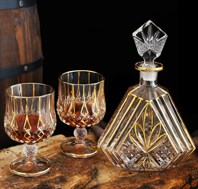 

luxury lead-free whiskey decanter set with 6 Pcs whiskey wine glass for Alcohol Bourbon Scotch 7 Pcs Set 210303-04
