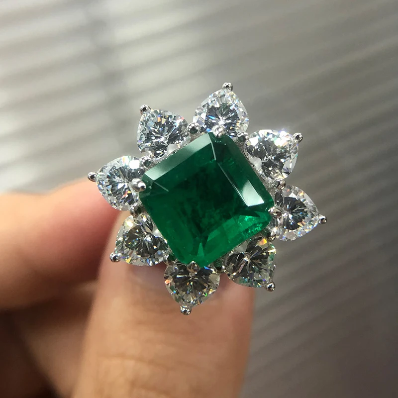 

Luxury Party jewelry Sparkling Zircon Green Square CZ Wedding rings for women High quality White Gold color Engagement ring Gift