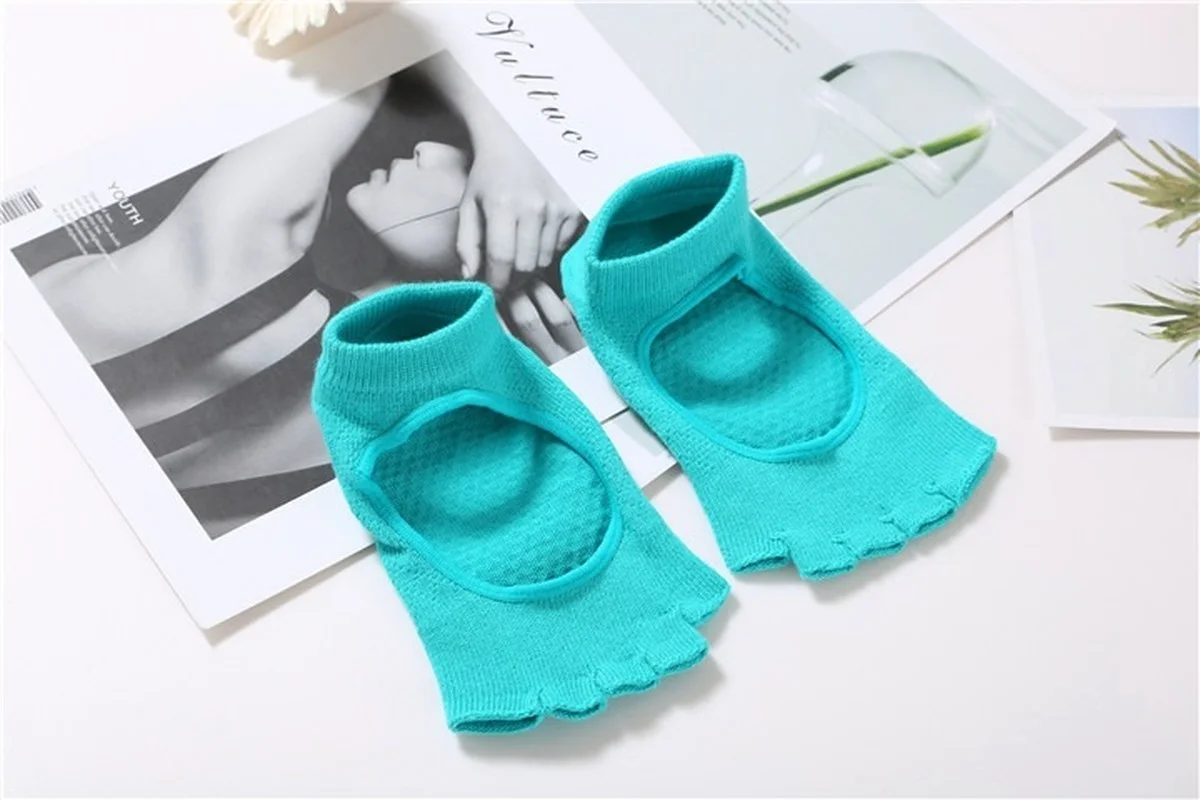 

New Woman Professional Yoga Socks Non-slip Indoor Sports Beginners Fitness Pilates Open Toe Full Five Finger Toe WSH009
