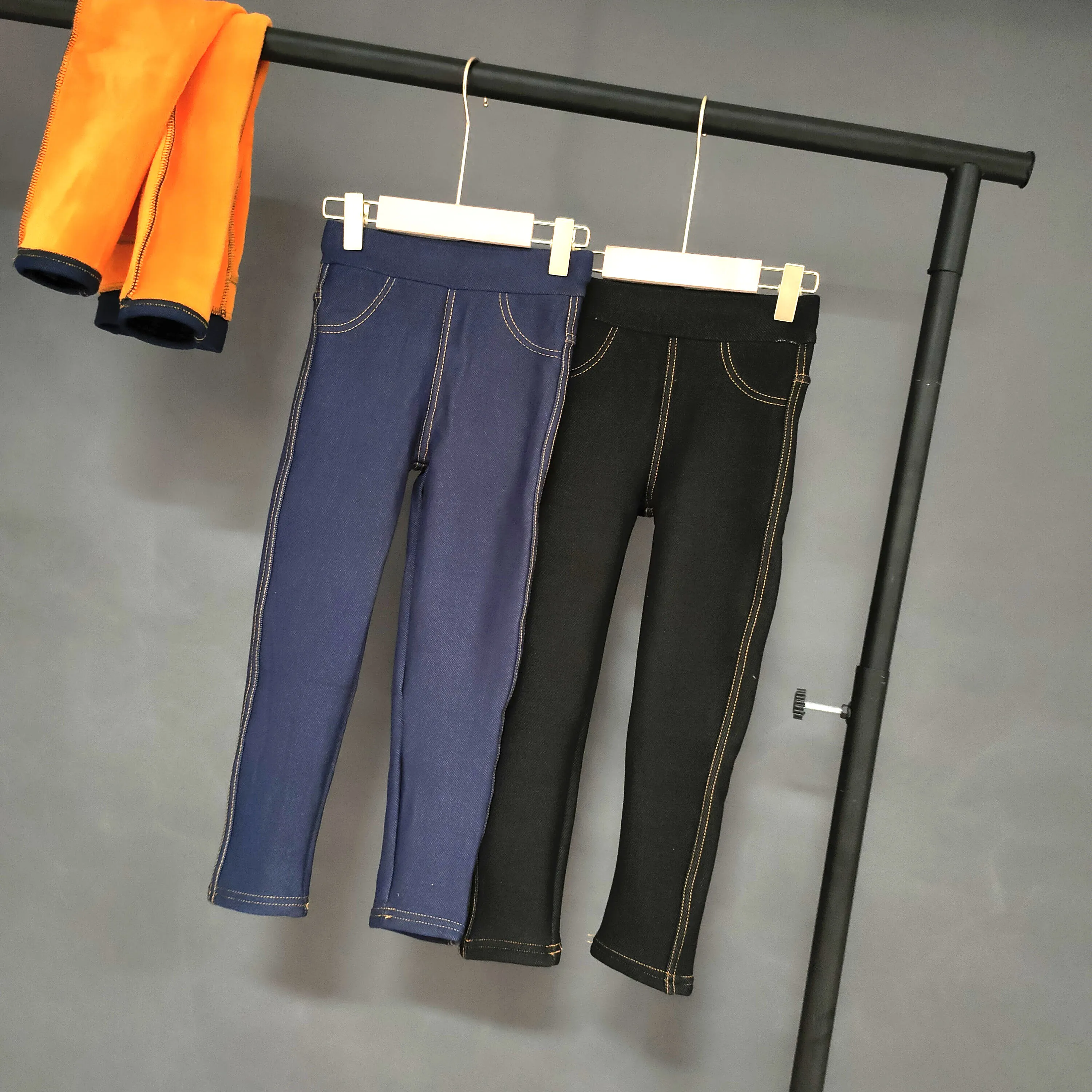 Брюки-Карандаш детские на осень и зиму с начесом однотонные | Детская одежда