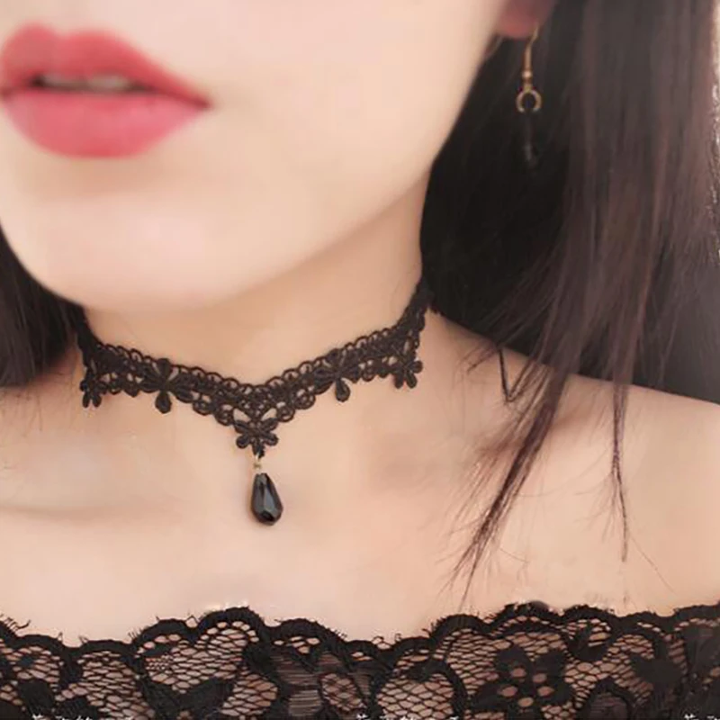 

New Fashion Lace Clavicle Necklace Gothic Flower Crystal Pendant Necklace Women Jewelry Party Elegant Gift Necklaces Black
