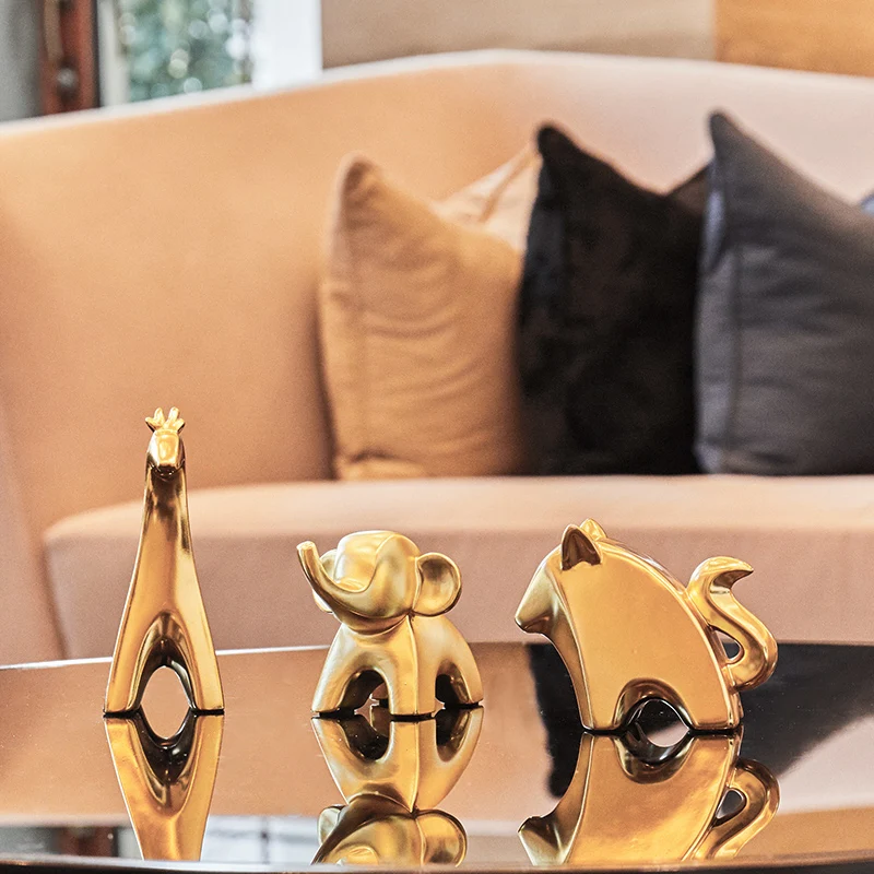 Золотая миниатюрная креативная каучуковая скульптура в скандинавском стиле